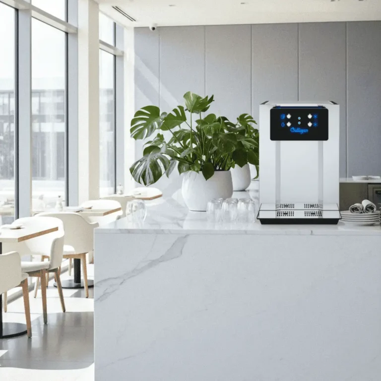 Dispensador de água purificada Blubar, da Culligan AcquaRobot, para horeca.